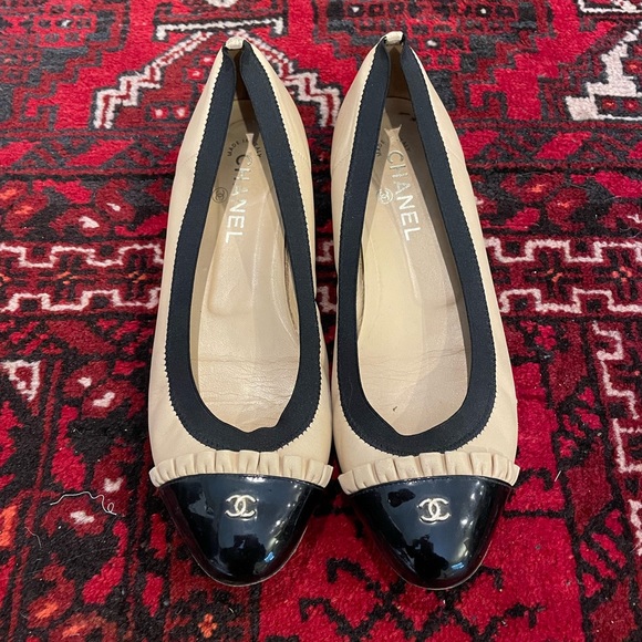 Authentic Chanel Nude Black Ballet Flats 40 - Picture 1 of 6